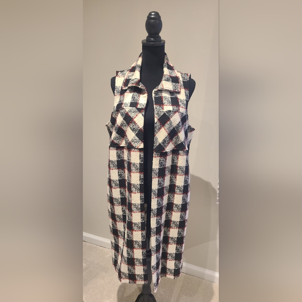 BCBGeneration long, tweed, duster/vest with pockets Sz L, wh/blk/red